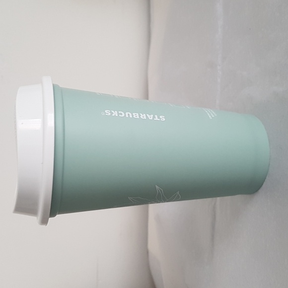 Starbucks 2021 Green Reusable Spring Earth Day Grande Cup 16 oz/473 ml - Picture 2 of 12